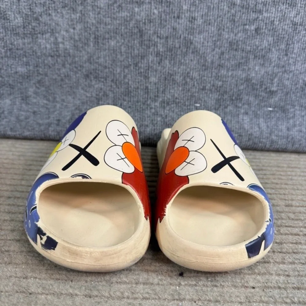 Unbranded Street Art Character Foam Slides Cream Mens Size 42 Casual Sandals